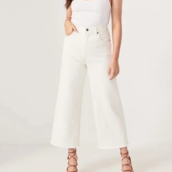 Abercrombie & Fitch Pants - NWT Abercrombie & Fitch High Rise Crop Wide Leg Curve Love Jeans White Size 31